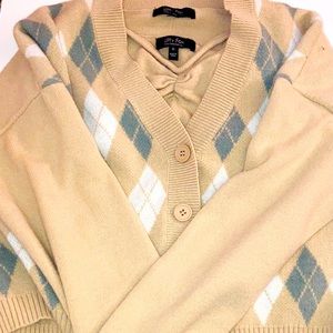 This is a two peace set no rips no marks